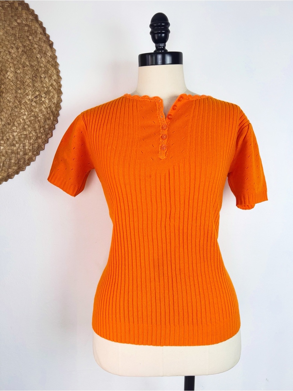 1970’s Vintage Henley Neck Bright Orange Ribbed Short-Sleeve Knit Top M L